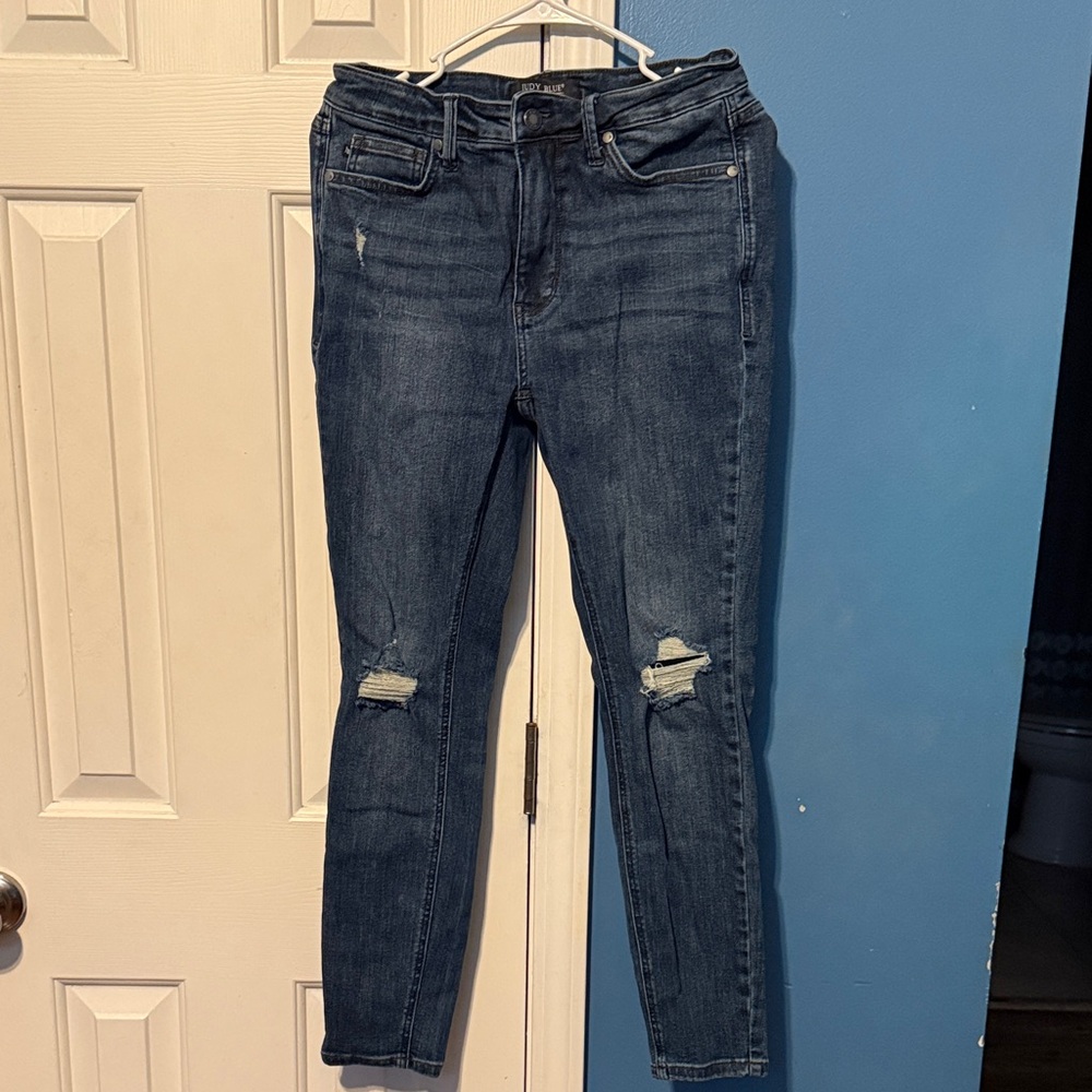 Judy Blue Los Angeles Dark Wash Distressed Skinny Jeans